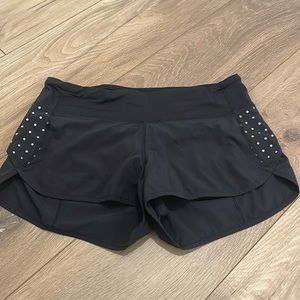Lululemon reflective speed shorts size 6